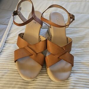 LOFT Women's Brown Cross-Strap Sandals Size 8.5